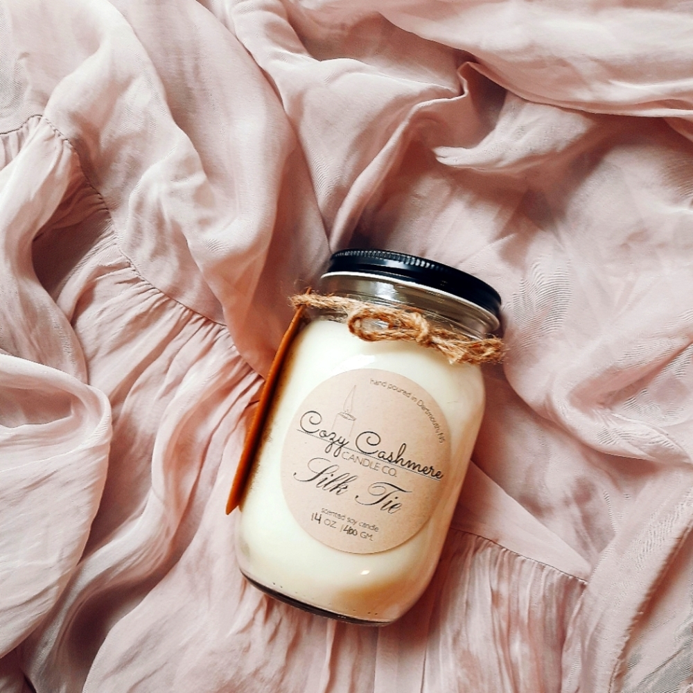 14oz Silk Tie Scented Soy Candle | Musk/Amber/Peach 👔